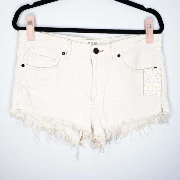 New Free People Womens 24 Worn White Raw Hem Cut Off Shorts - Picture 2 of 5